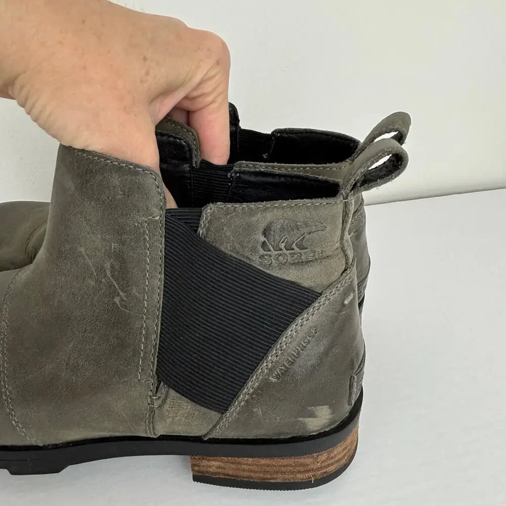 Sorel Emelie Chelsea Boots 9.5